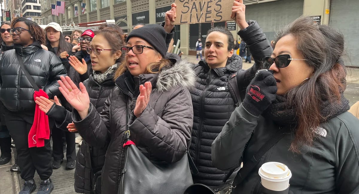 Image for article: Nurses' union pressures NewYork-Presbyterian members to end monthlong <b>strike</b>