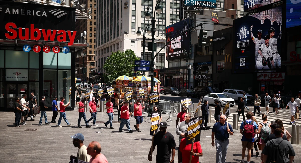 Image for article: LIRR strike serves as reminder: It pays big to work for the MTA