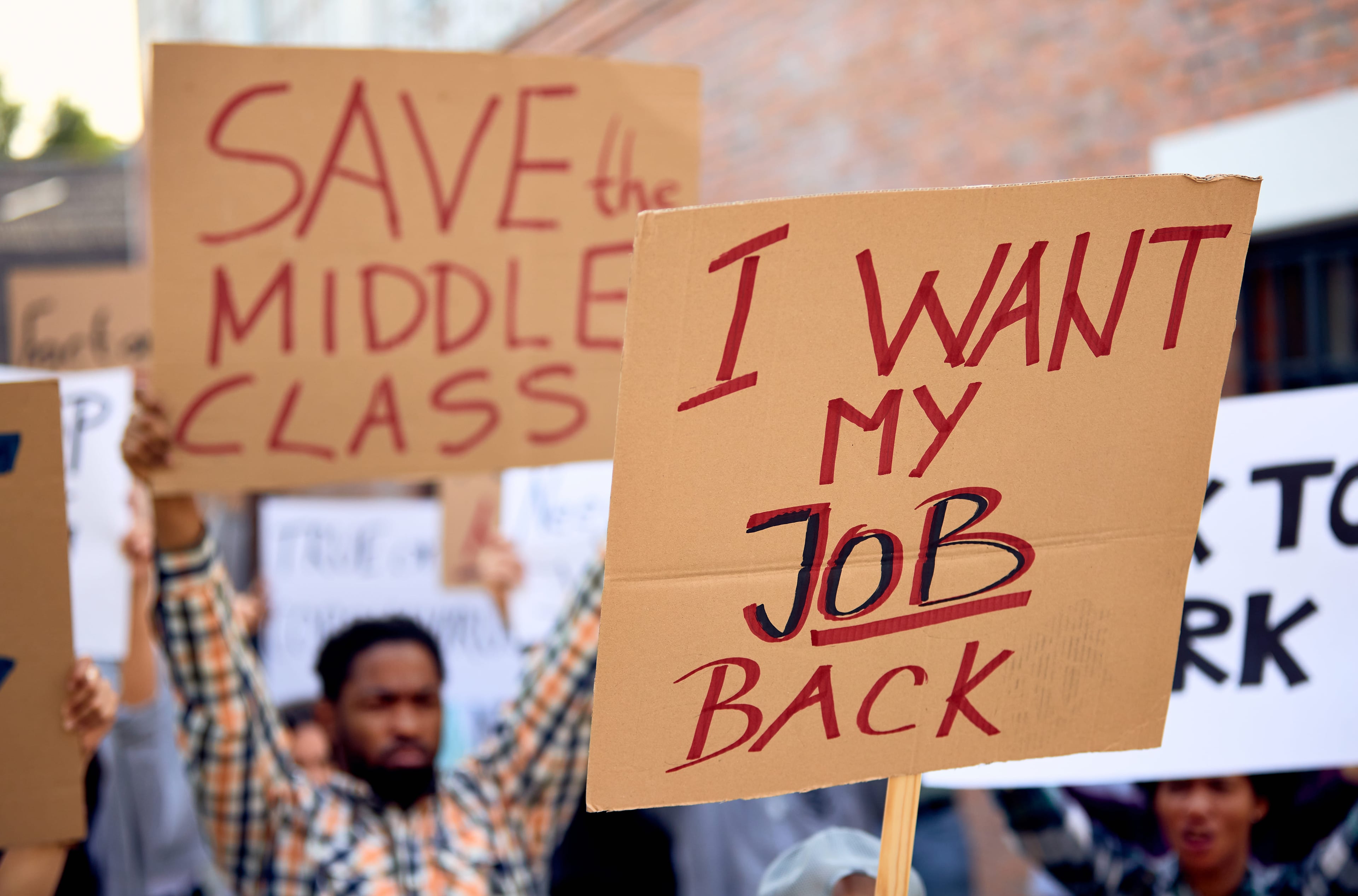 Image for article: Samsung job suspension dispute leads to protest by workers and families