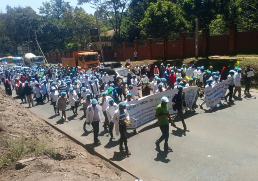 Image for article: Patients stranded in Nairobi as nurses, lab technicians join health workers’ strike
