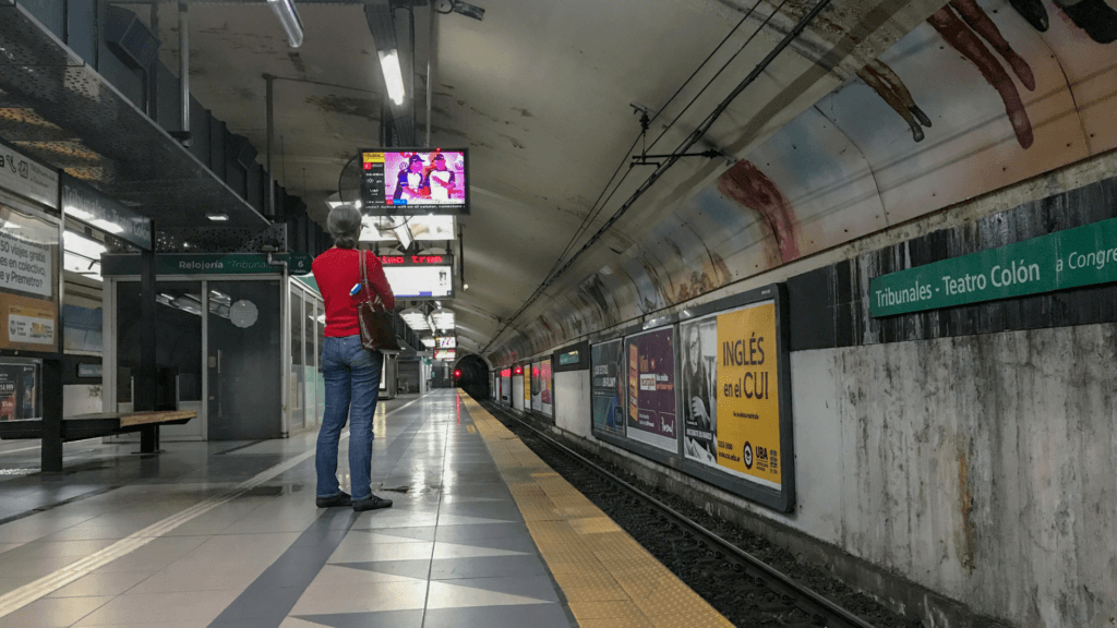 Image for article: Subway <b>workers protest</b> to halt service starting at 9 p.m. - Buenos Aires Herald