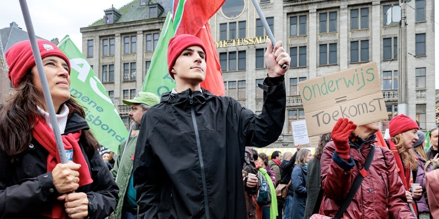 Image for article: Fewer strikes in 2025, but more working days lost