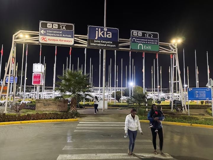 Image for article: Kenyan airport <b>workers</b> could go on <b>strike</b> next week - CNBC Africa