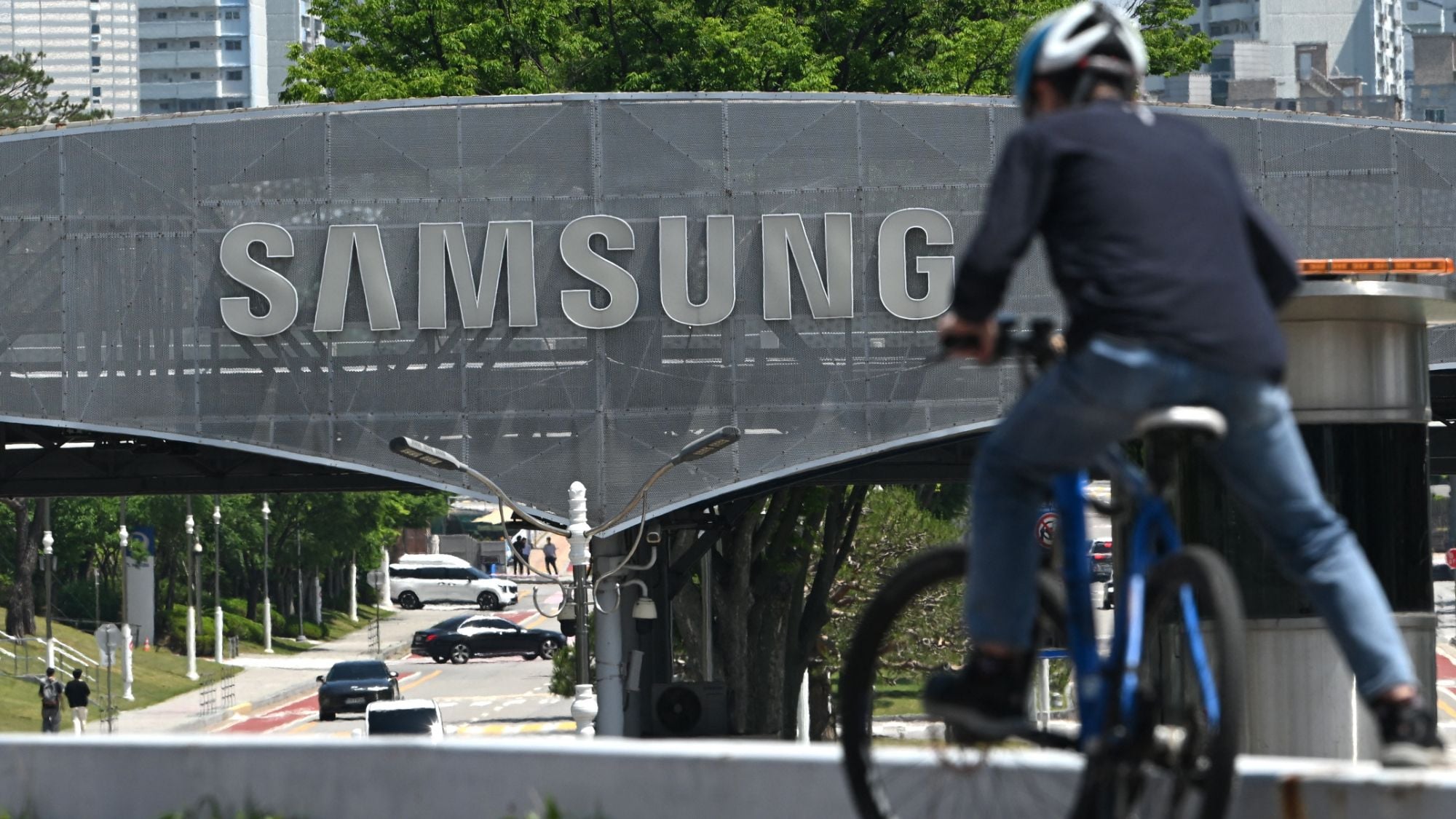 Image for article: Samsung $400000 <b>worker</b> bonuses near approval after clearing legal challenge - Tom's Hardware
