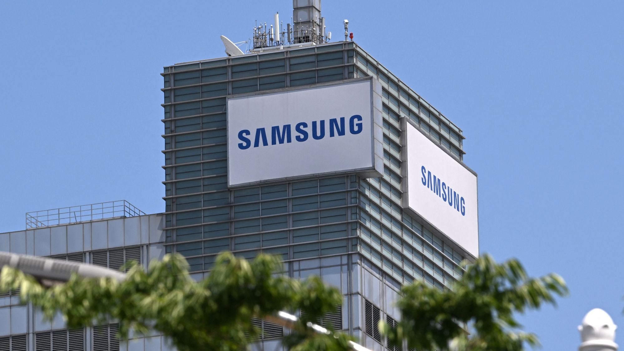 Image for article: Samsung chip workers vote to accept $340,000 average bonus, ending months-long strike threat &mdash; resentment over…