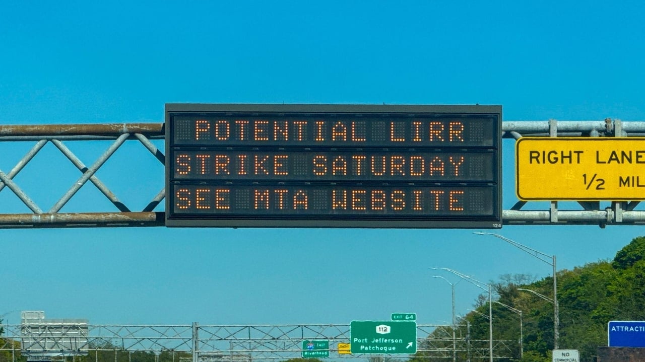 Image for article: Live updates: LIRR <b>strike</b> watch - Newsday