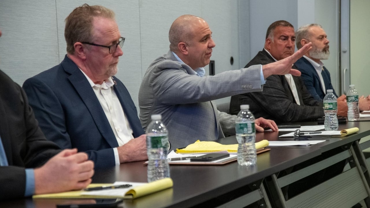 Image for article: LIRR unions warn <b>strike</b> would be 'disastrous' for Long Island - Newsday