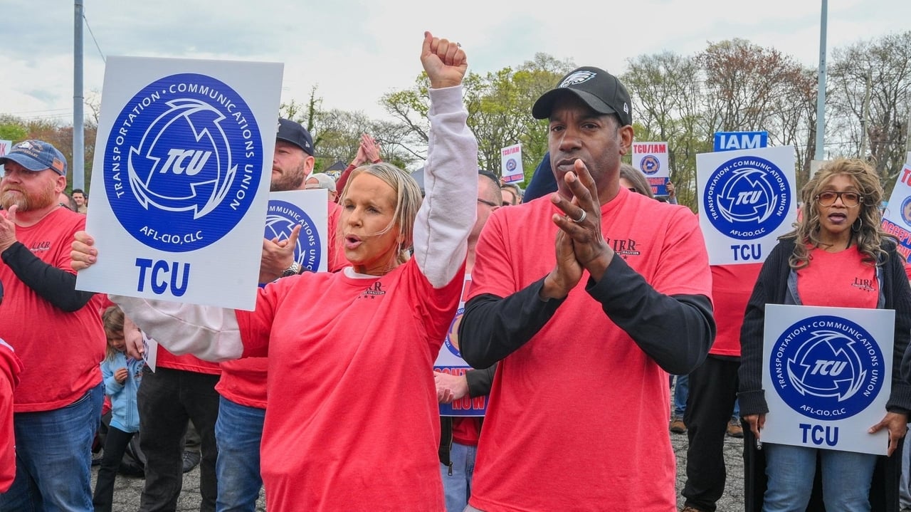 Image for article: LIRR <b>strike</b> talks: Union <b>workers</b> rally, vow to 'walk together' if negotiations fail - Newsday