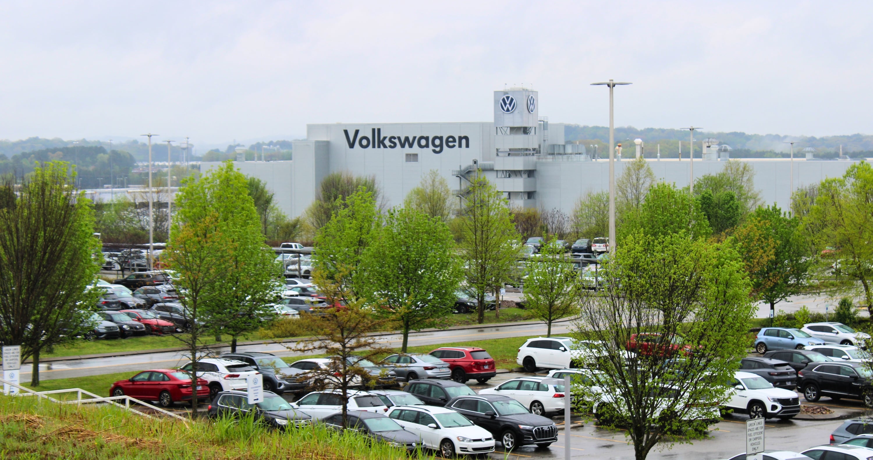 Image for article: UAW, VW reach tentative contract deal for Chattanooga plant