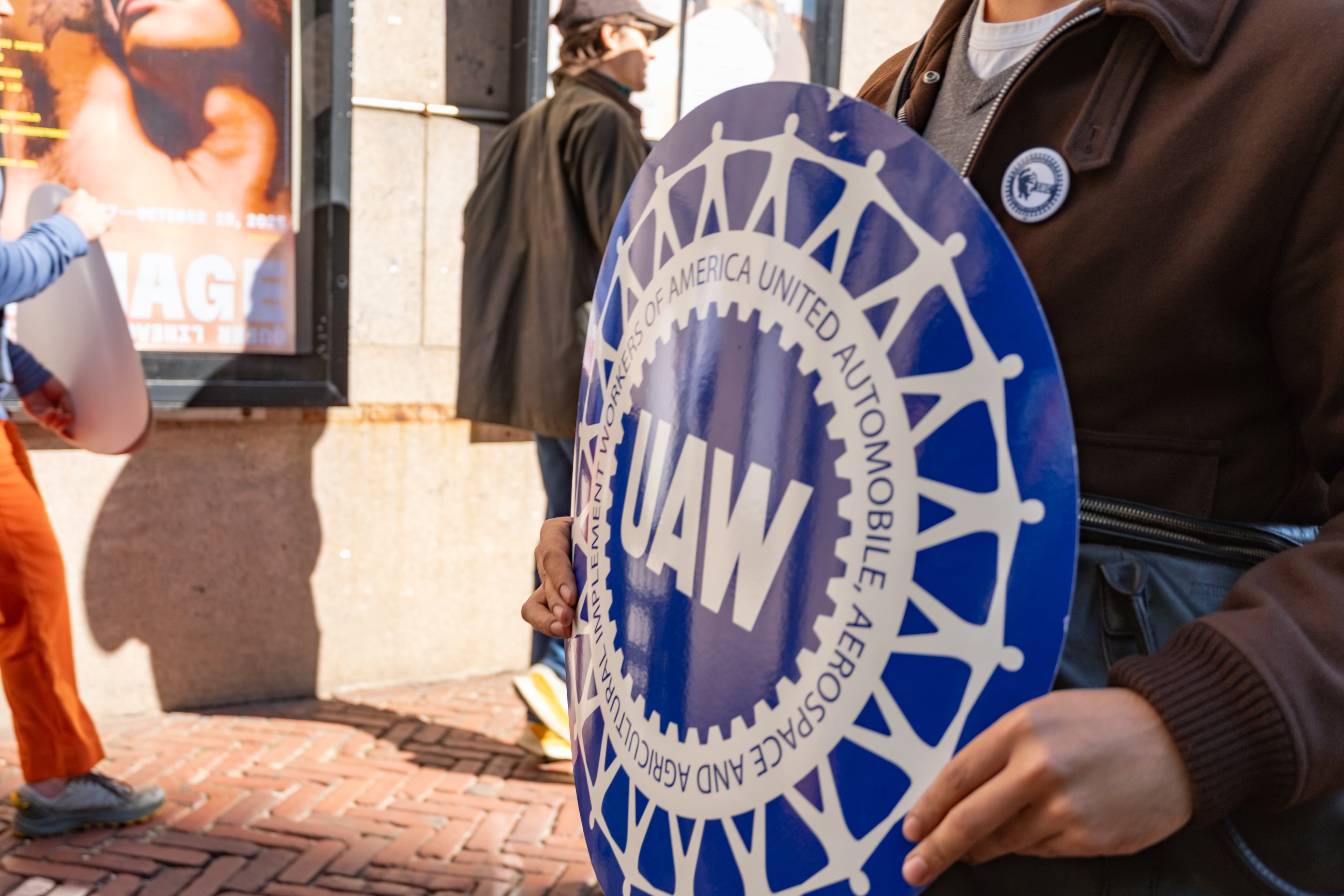 Image for article: Student <b>Workers</b> of Columbia-United Auto <b>Workers</b> overwhemingly authorizes potential <b>strike</b>