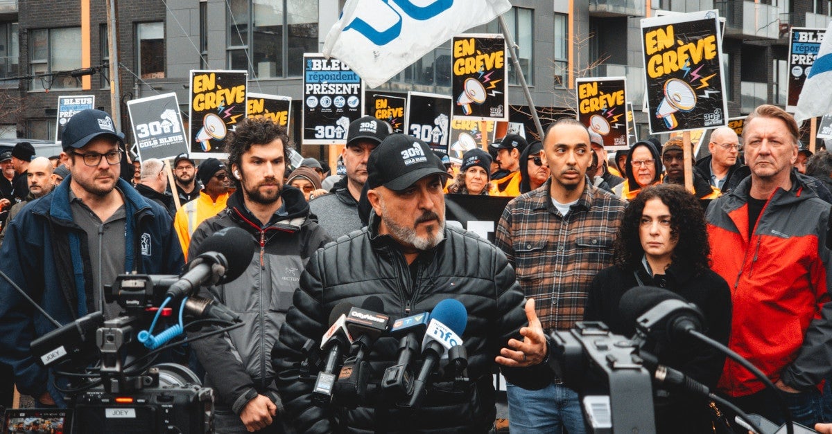 Image for article: Ville de Montréal outside workers on strike