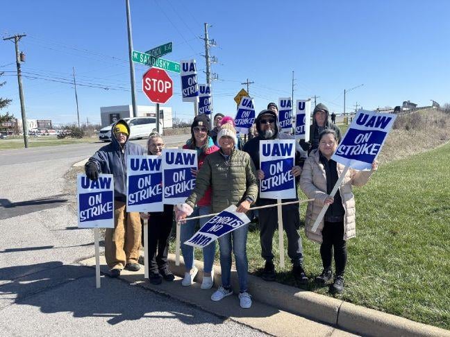 Image for article: Findlay Freudenberg union workers go on strike Tuesday