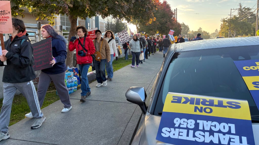 Image for article: West Contra Costa Unified educators <b>strike</b>, demanding fair pay and support - EdSource
