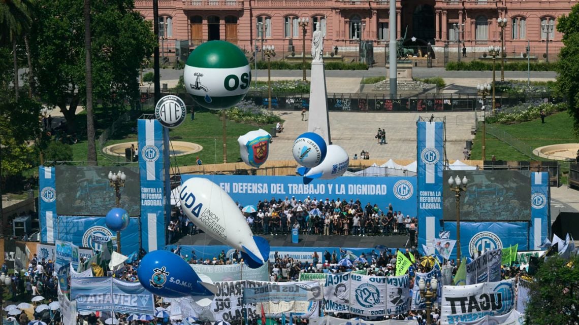 Image for article: CGT leads first rally against Milei’s labour reform bill