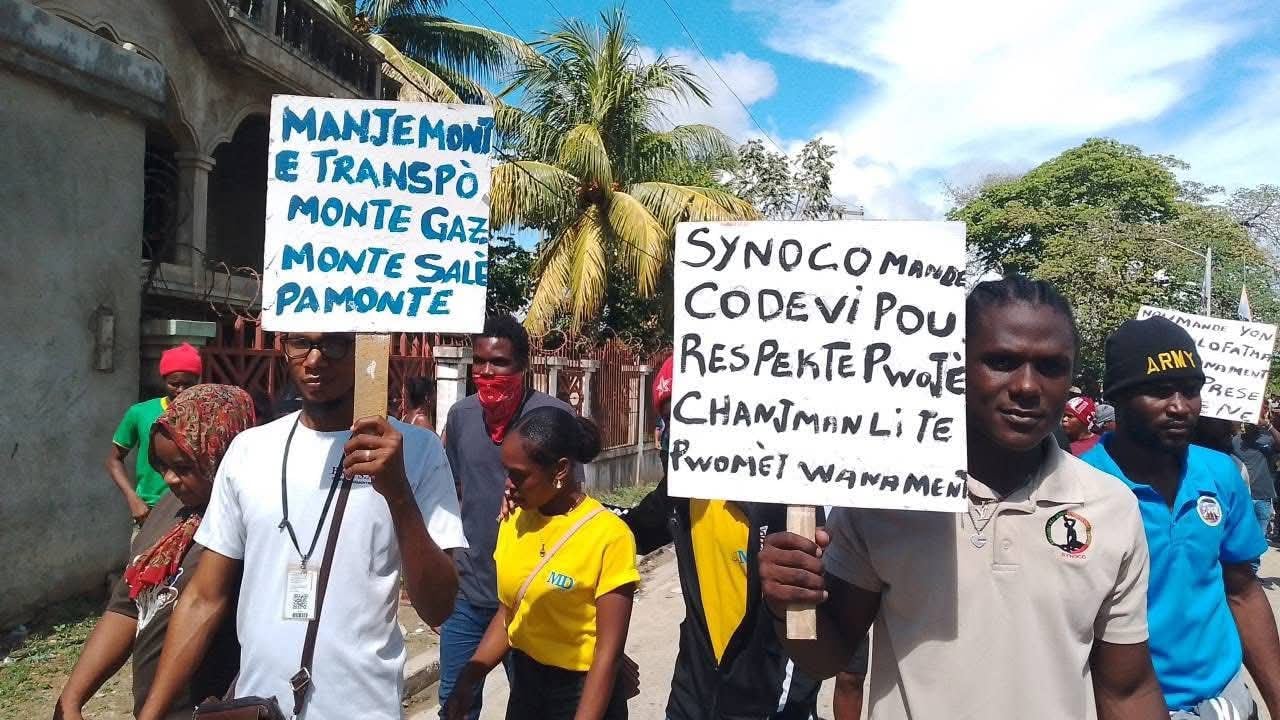Image for article: Haiti textile workers reject government’s modest pay raise, maintain strike