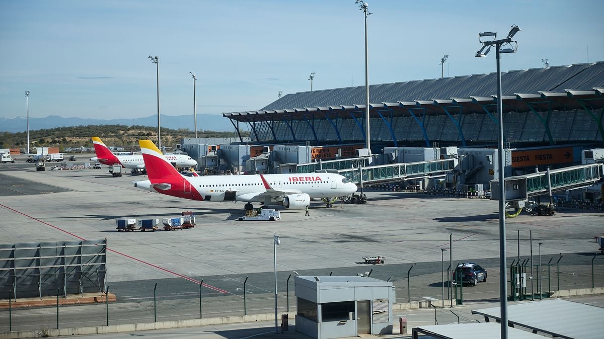 Image for article: Spain 12 airports ground <b>staff strike</b> Thursday update as '40 planes depart without luggage'
