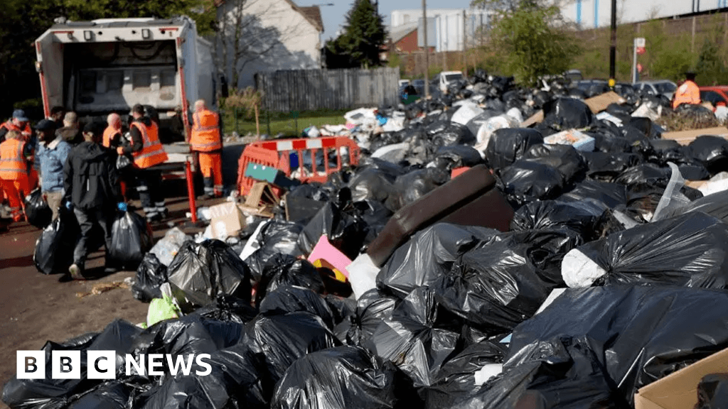Image for article: Council leader calls for Birmingham bin strike talks to resume