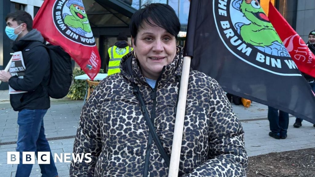 Image for article: 'I'm losing my home over Birmingham bin strike'