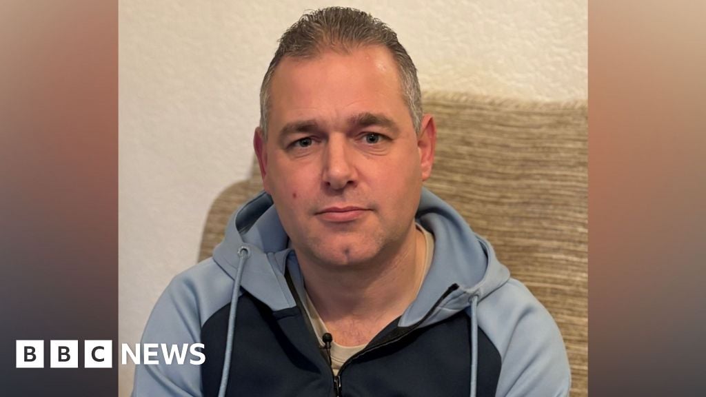 Image for article: <b>Striking</b> bin <b>workers</b> 'will fight to the very end' - BBC