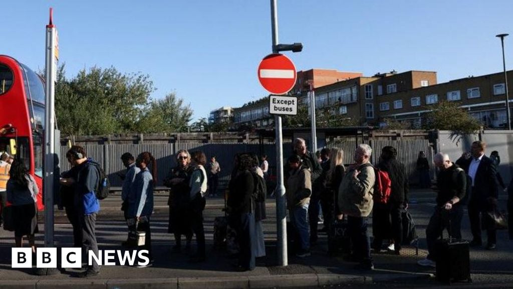 Image for article: More bus driver strikes planned at east London depot