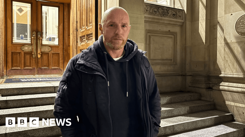 Image for article: Birmingham bin <b>workers</b> 'determined' to continue <b>striking</b> - BBC