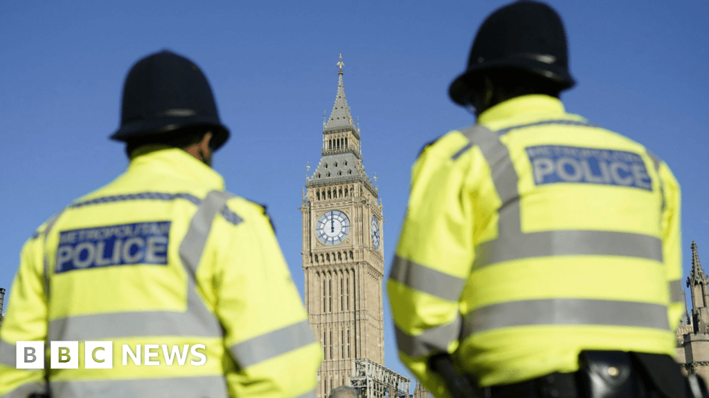 Image for article: Met Police staff plan six more days of strikes in row over pay