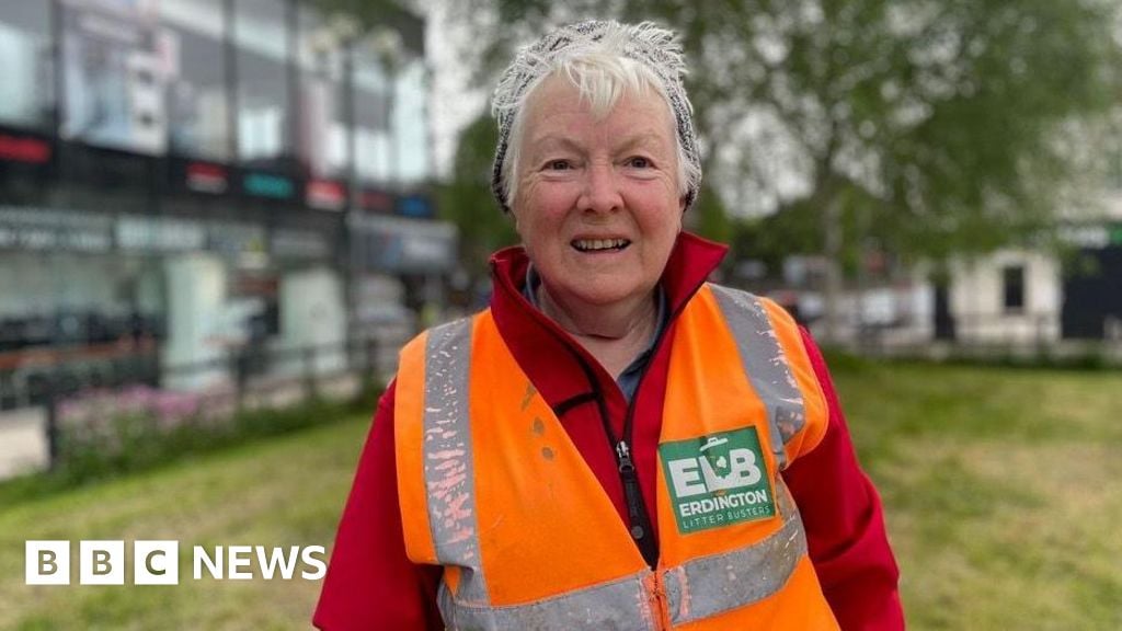 Image for article: Cynicism and optimism over end to Birmingham bin strike