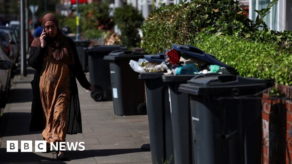 Image for article: Bin <b>strike</b> not harming investment in Birmingham, says mayor - BBC