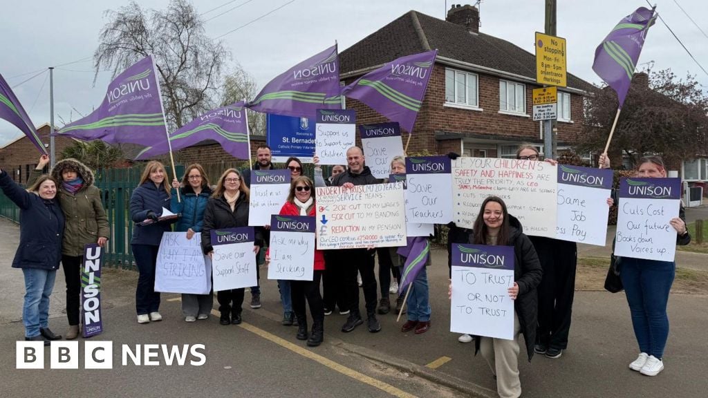 Image for article: <b>Staff</b> at four Lincolnshire primary schools <b>strike</b> over pay cut - BBC
