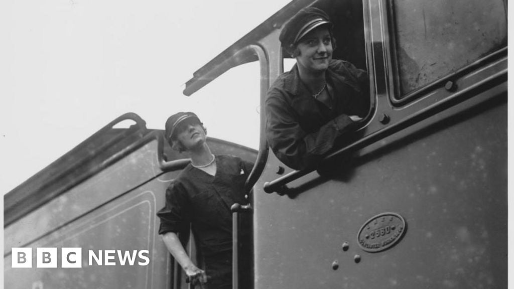 Image for article: The nine-day General Strike which brought Britain to a standstill