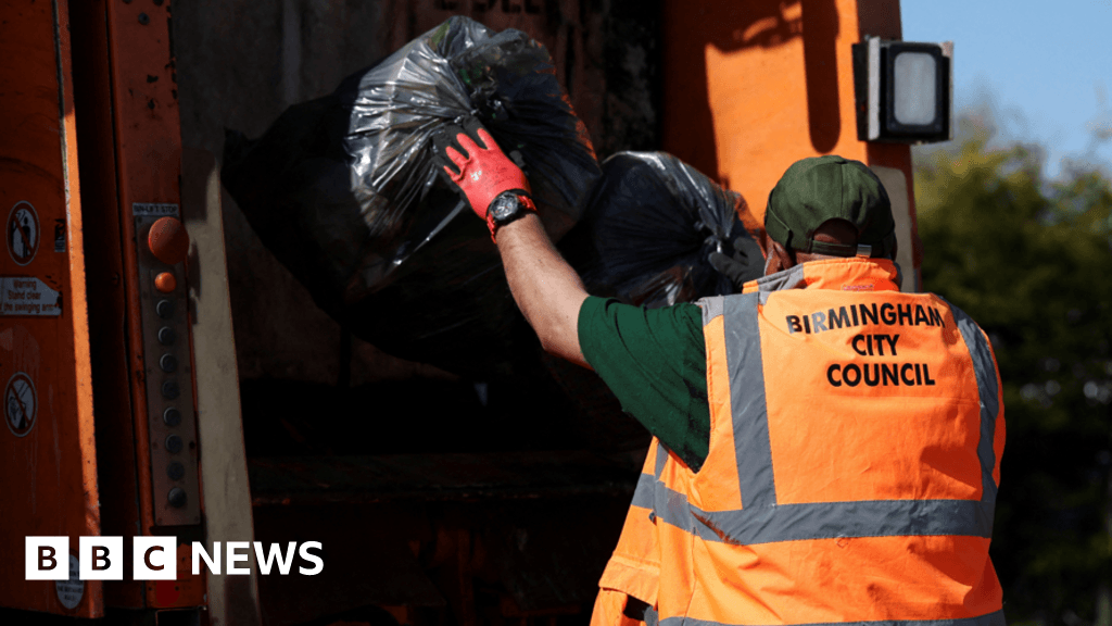 Image for article: How is Birmingham's bin <b>strike</b> going to be resolved? - BBC