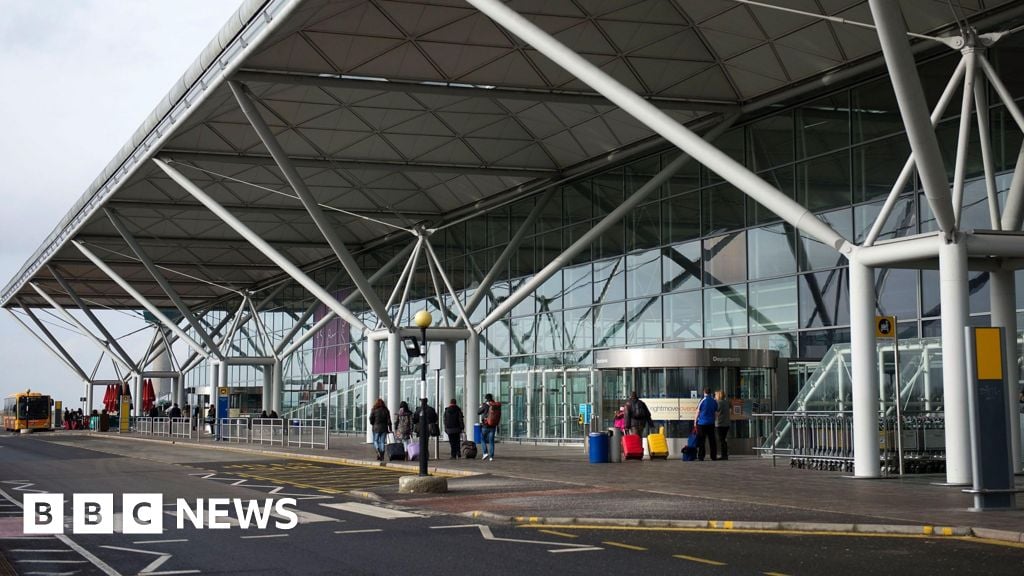 Image for article: London Stansted Airport strikes by ABM staff called off