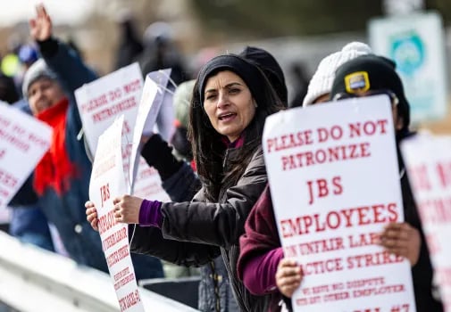 Image for article: Standing Together with JBS <b>Workers</b> in Colorado: Sign the Petition! | UFCW Local 401