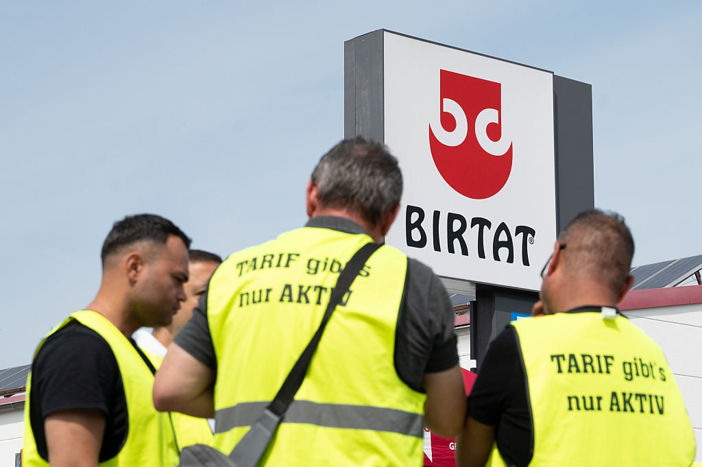 Image for article: How Döner Workers Skewered Their Bosses