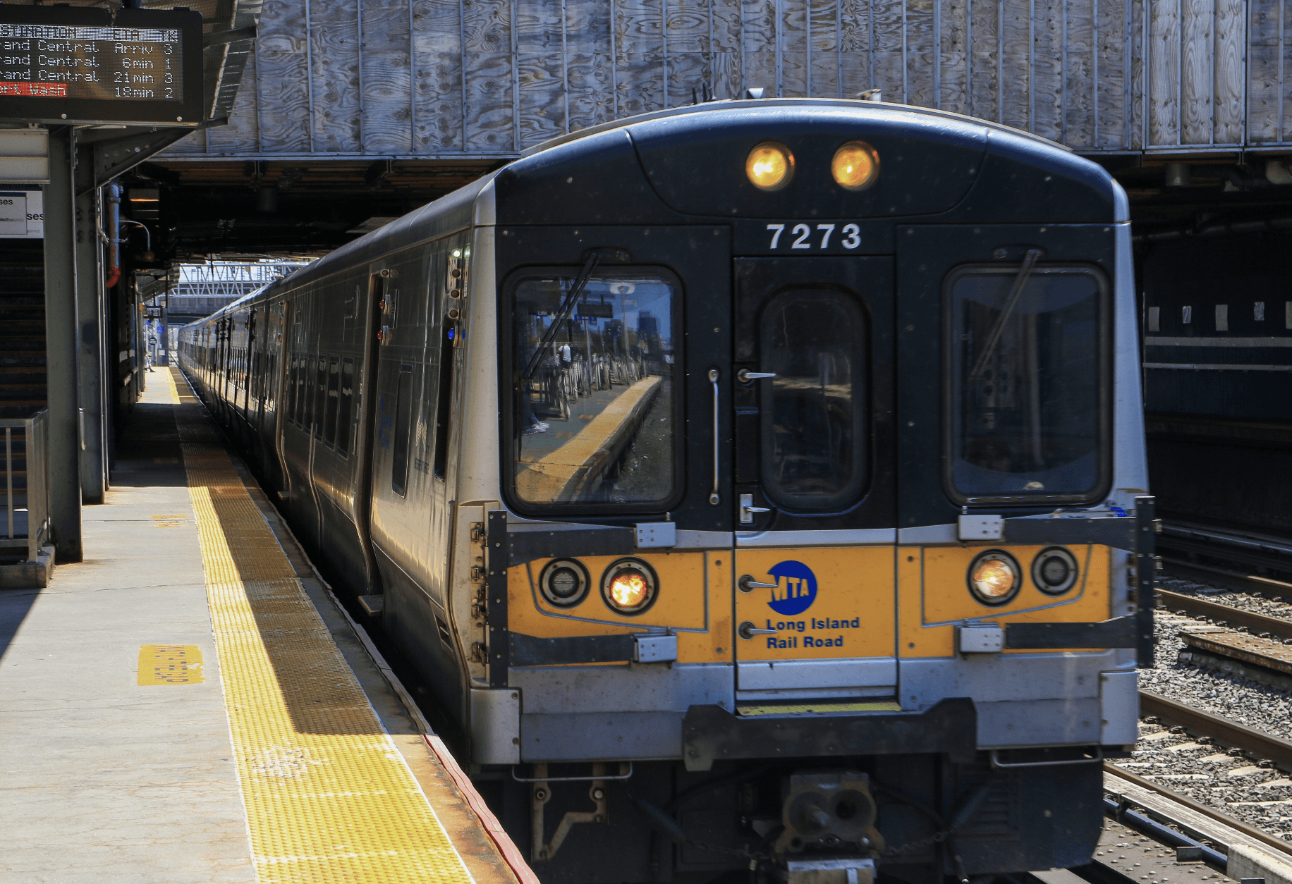 Image for article: LIRR Strike: Governor Hochul Warns That New Yorkers May be Forced to Work from Home