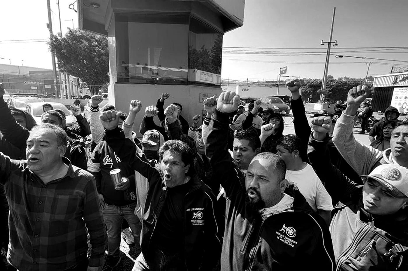 Image for article: 4 Workers Shot: Striking Workers Attacked at Tornel Rubber’s Tultitlán Plant