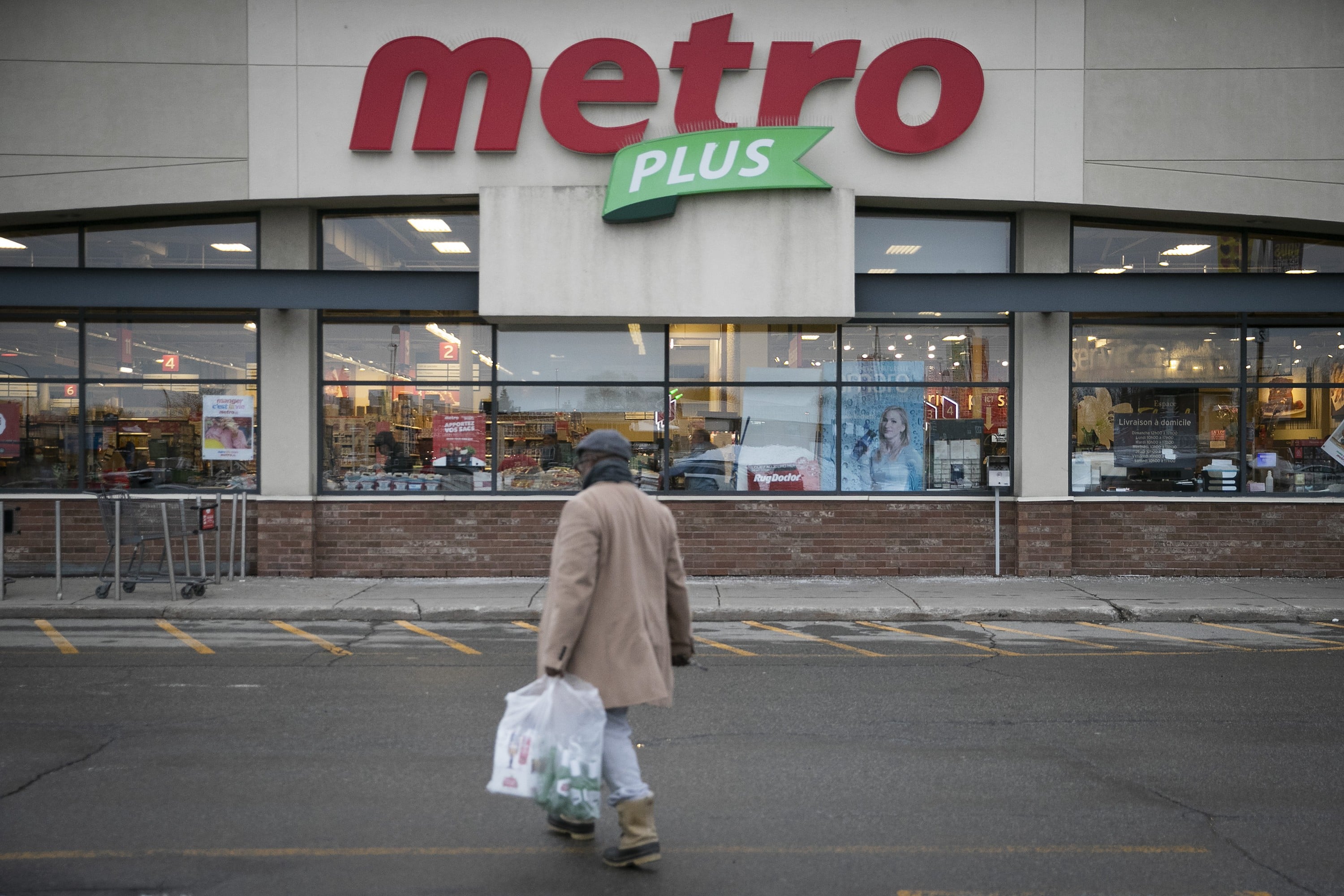 Image for article: Metro workers launch strike, threatening Quebec grocer’s fruit and vegetable supply