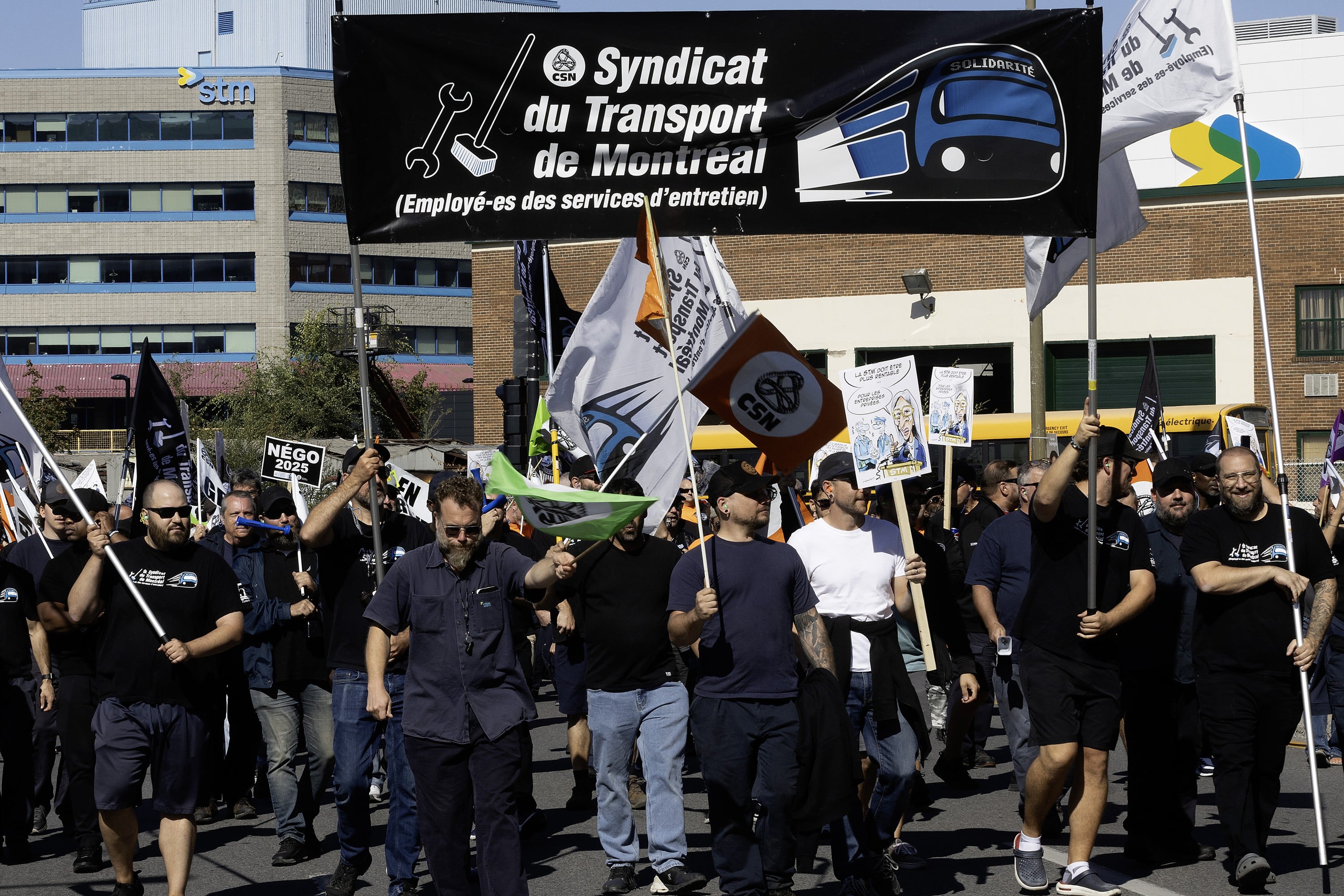 Image for article: STM maintenance workers ratify new contract