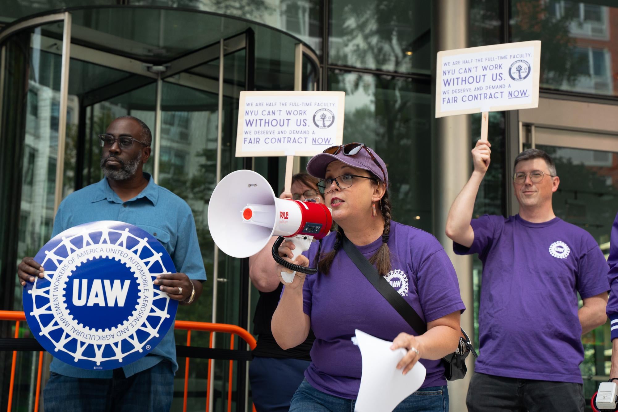 Image for article: With 2 weeks left, contract faculty brace for strike