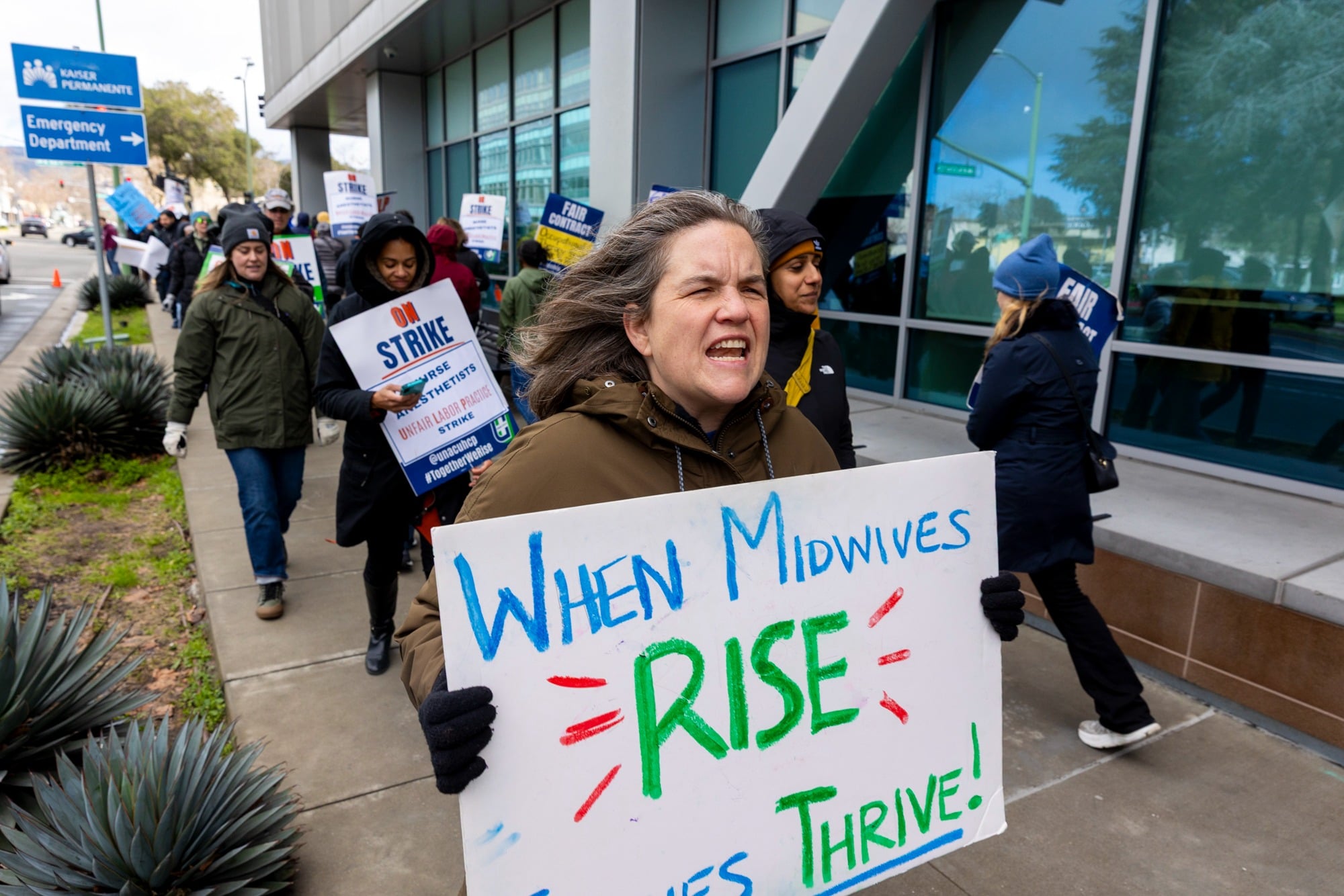 Image for article: Kaiser <b>strike</b> to end after 4 weeks without a deal - The Oaklandside