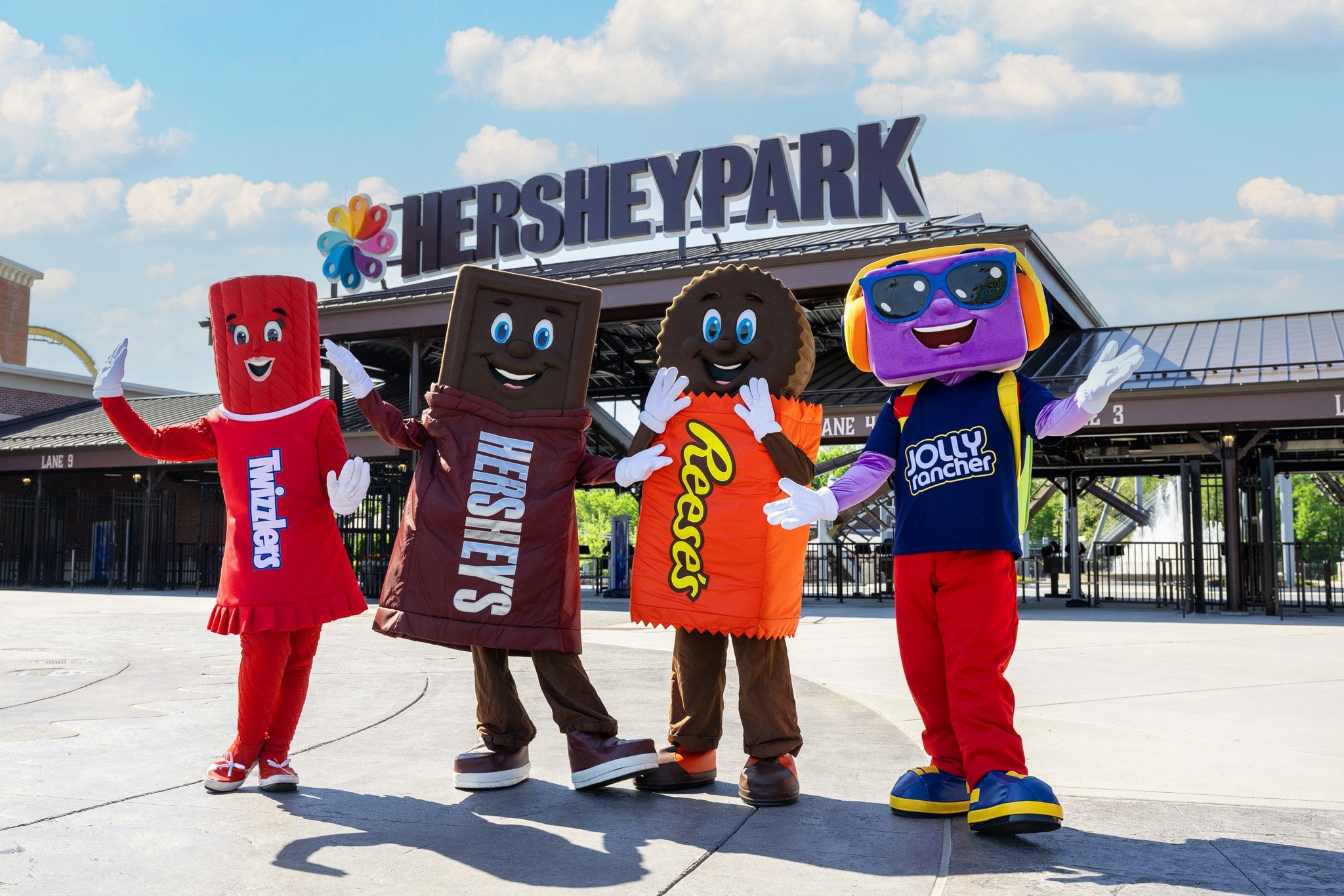Image for article: Hersheypark <b>Workers</b> Reject Final Contract Offer, <b>Strike</b> Looming Over Summer Season