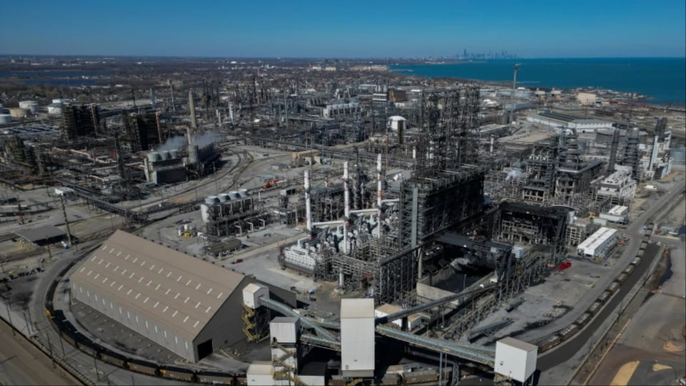 Image for article: BP locks out 900 oil workers in Indiana