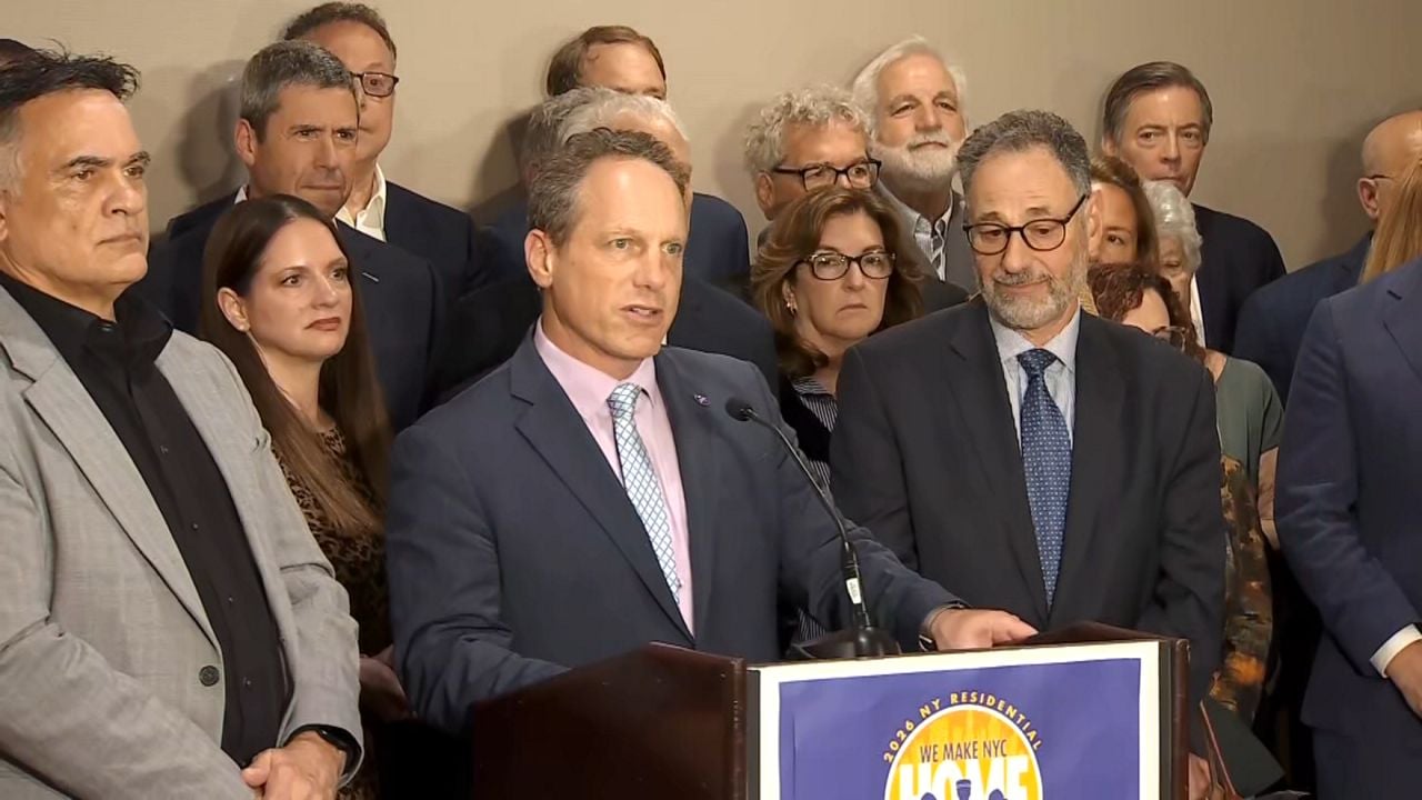 Image for article: Doormen, building owners reach tentative deal to avoid strike