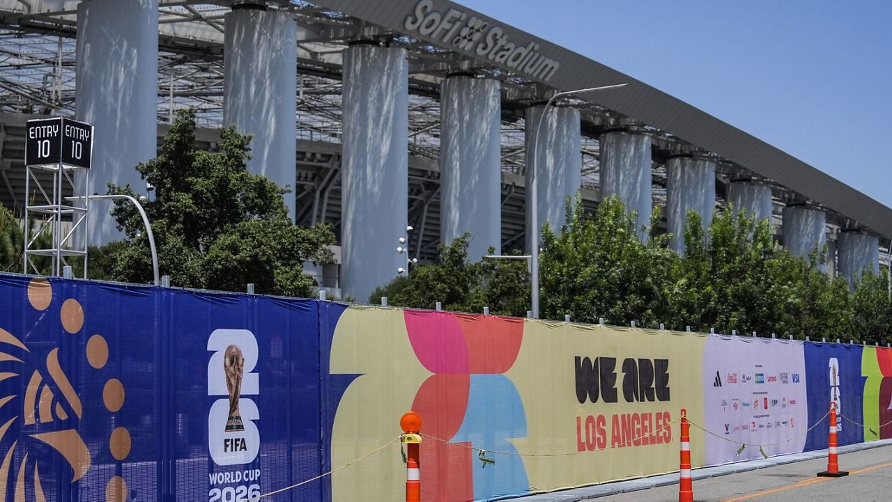 Image for article: SoFi <b>workers</b> approve contract, averting World Cup <b>strike</b> - Spectrum News