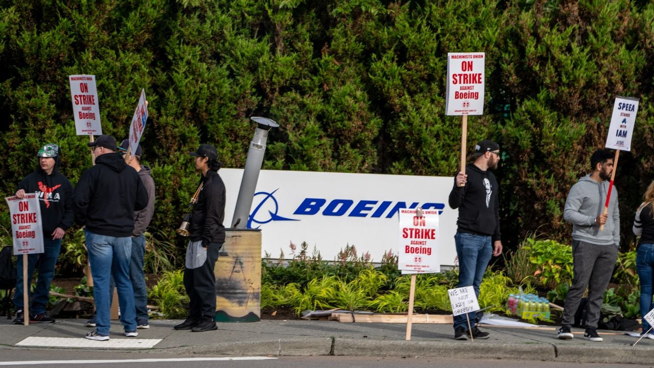 Image for article: Striking workers get unemployment under new WA law