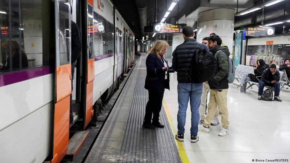 Image for article: Spain: Rail strike begins as drivers protest safety failures