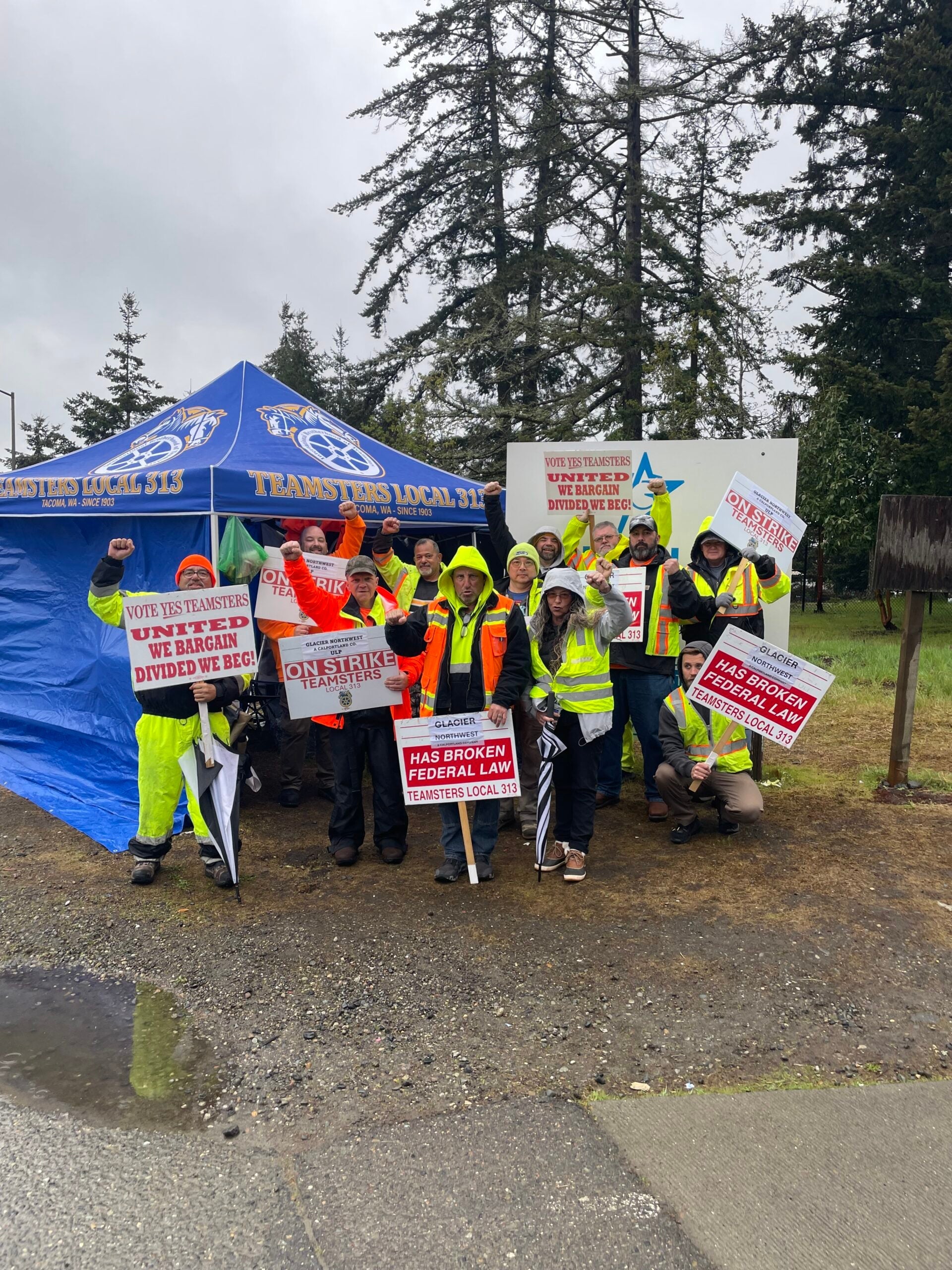Image for article: Teamsters Ready-Mix Drivers On Strike Against Glacier Northwest
