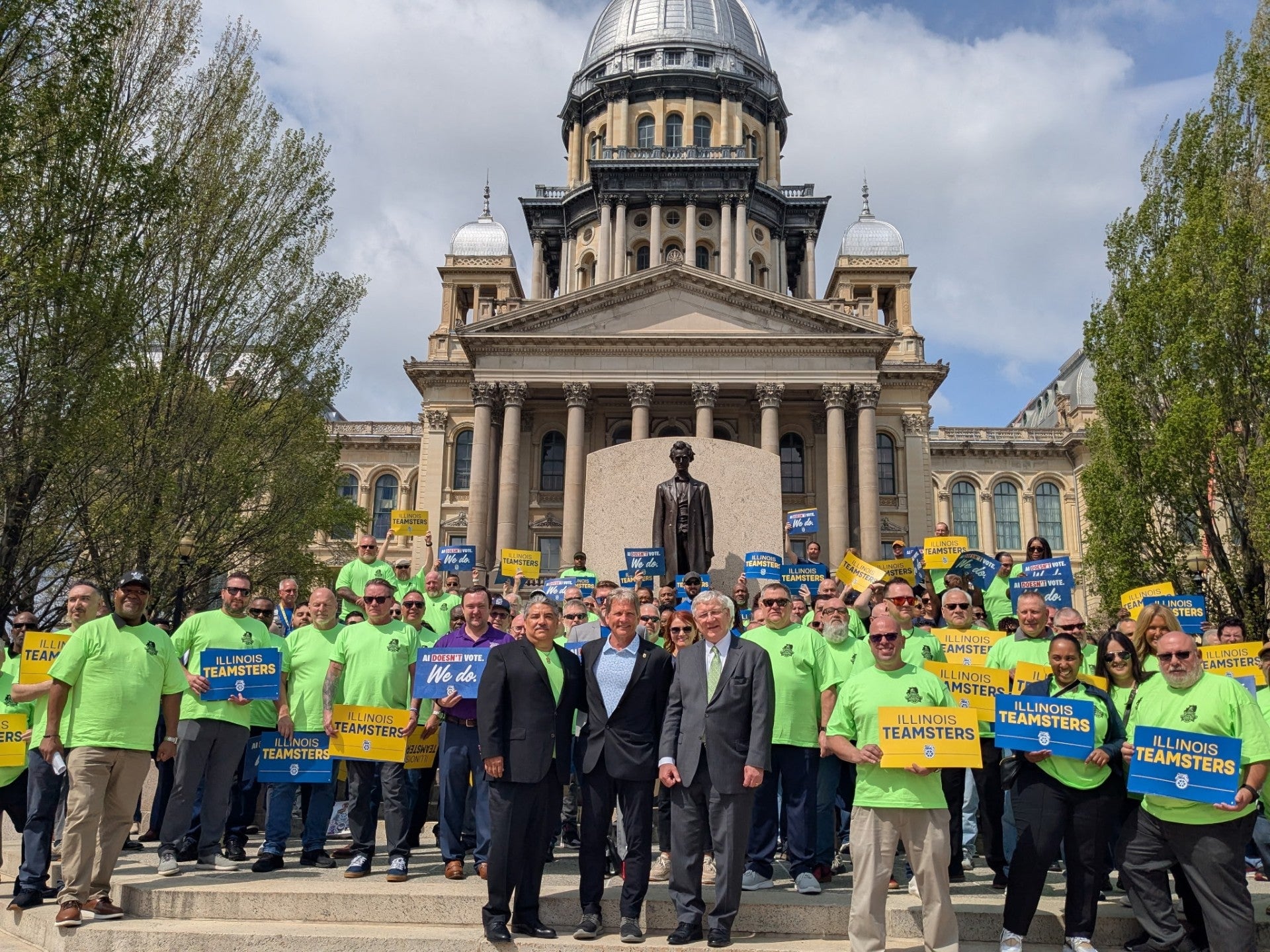 Image for article: Teamsters Demand Illinois Lawmakers Extend Unemployment Benefits to <b>Striking Workers</b>