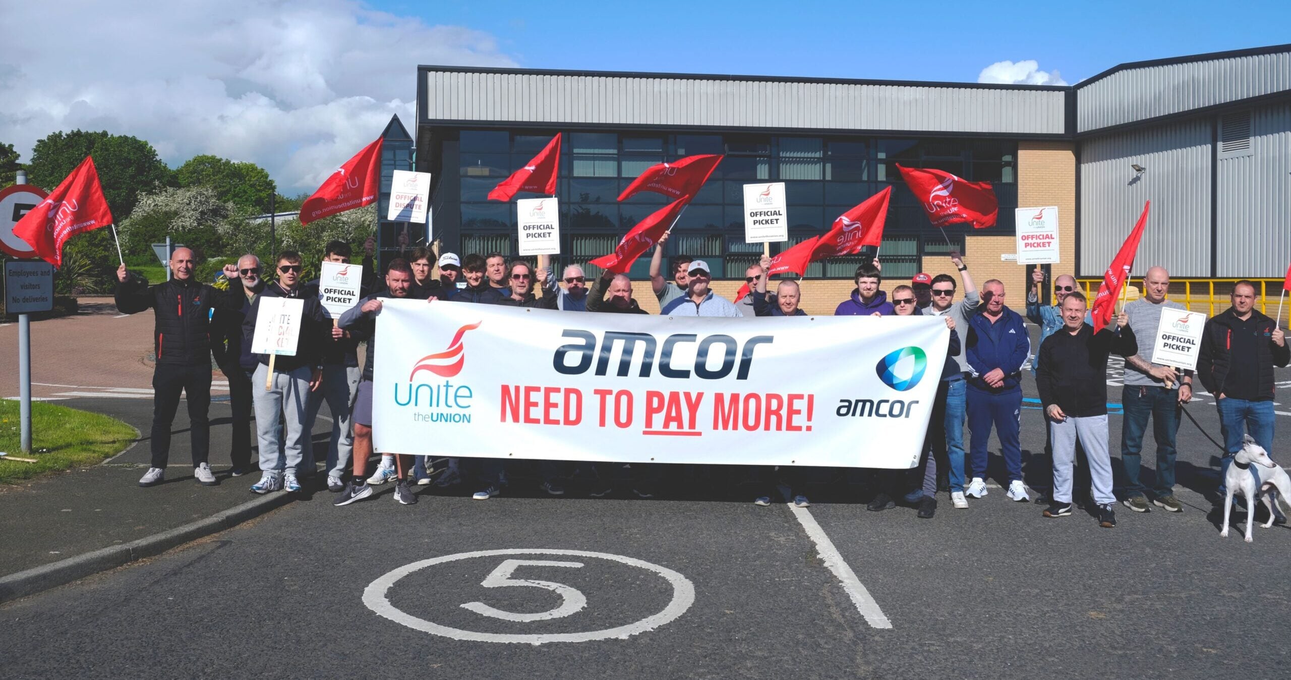 Image for article: UNI stands in solidarity with Amcor workers on strike in the UK