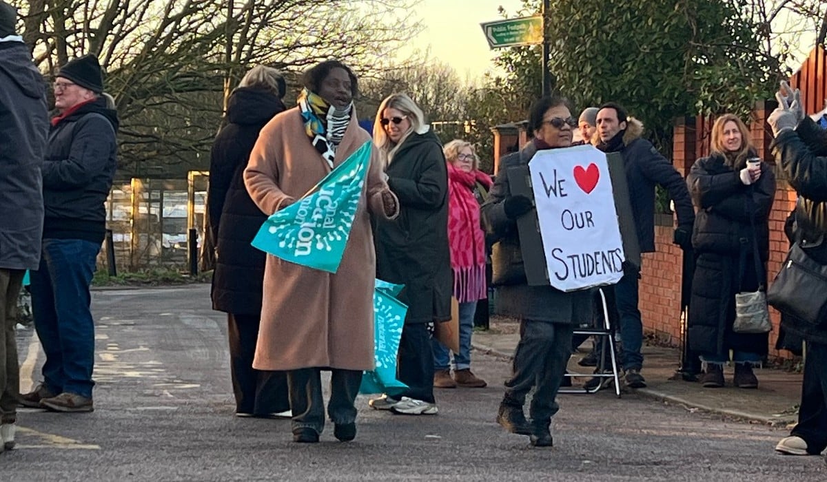 Image for article: As management dig in, then escalate to win!